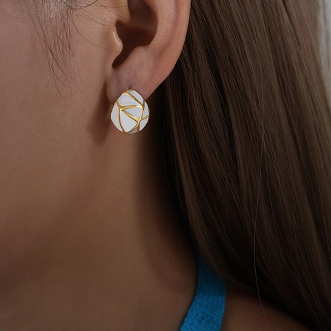 Boucles D'oreilles Géométriques Acier Titane Émail Motif Grille Dorée Rétro Style Palais Pour Femmes