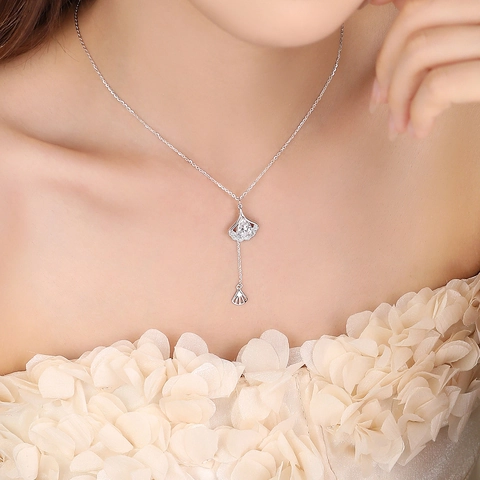 Collier Pendentif Feuille de Ginkgo en Argent Sterling 925 pour Femme Élégant Zirconia Micro-serti Chaîne Ras du Cou Bijoux