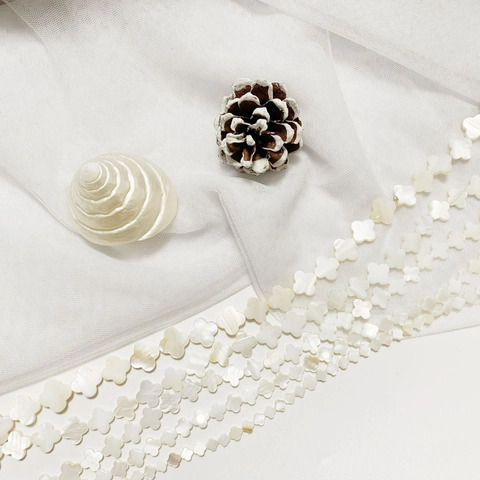 DIY Natural Mother Of Artificial Pearl Shell Beads Four Leaf Clover Flower Shape Perforated Polished Jewelry Making Accessories