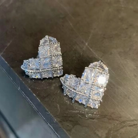 Elegant Heart Stud Earrings Cubic Zirconia Paved Copper Grid Pattern Fashion Jewelry With Silver Earring Post