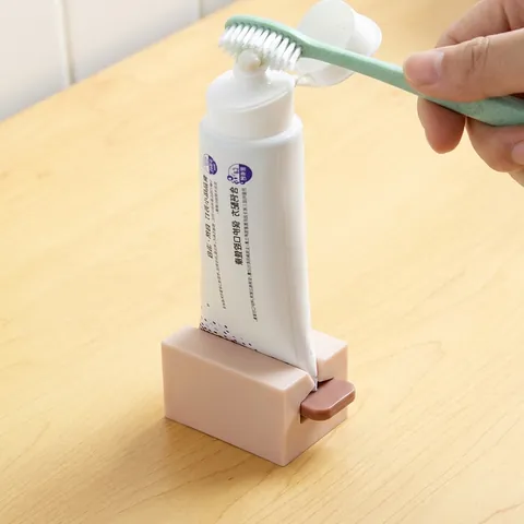 Handmatige Rollende Tandpasta Knijper Kunststof Staande Tube Dispenser Gezichtsreiniger Houder Badkamer Accessoire Ruimtebesparend