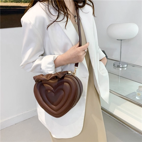 Sac À Épaule En Forme De Cœur Cuir PU Matelassé Poignée Plissée Sac Bandoulière Pour Femme Mode Douce Accessoire Tendance