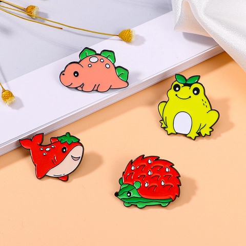 Spille In Smalto Animali Frutta Cartoni Animati Lega Zinco Rana Dinosauro Riccio Balena Distintivi Per Vestiti Borse