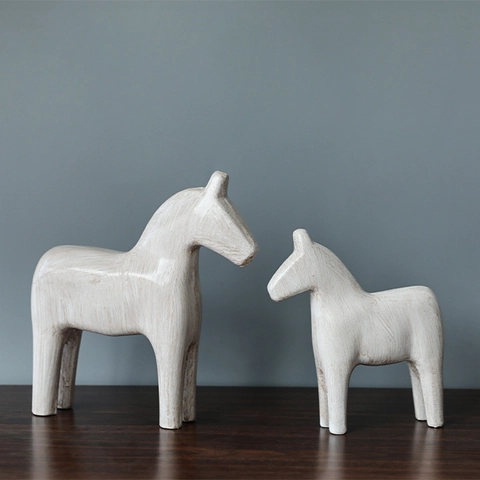 Nordic Wooden Horse And Elephant Ornaments Distressed Hand-Painted Animal Figurines For Home Living Room Office Decor