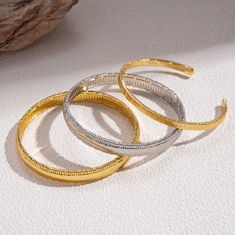 Brazalete Texturizado Estriado Cobre Bañado En Oro De 18K Minimalista Geométrico Redondo Joyería De Muñeca Para Mujer Elegante