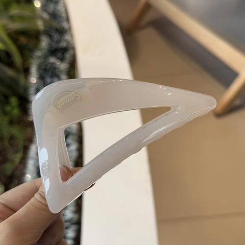 Large Geometric Triangle Hair Claw Clip Hollow Acetate Acrylic Hairpin Elegant Minimalist Headwear For Women