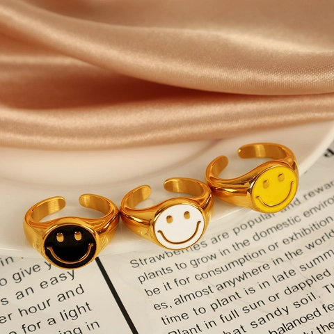Smiley Face Ring 18K Gold Plated Stainless Steel Enamel Vintage Cute Round Signet Band Fashion Jewelry For Women