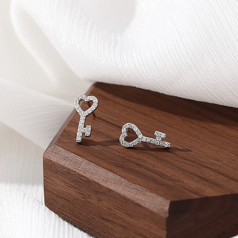 925 Sterling Silver Heart Key Stud Earrings With White Zirconia Inlaid Gold Rose Gold Platinum Plated Romantic Fashion Jewelry