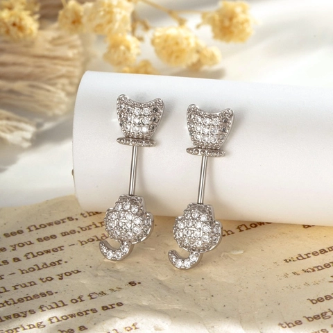 Schattige Kat Zirkoon Oorkraakbeen Stud Piercing Sieraden Met Titanium Stalen Staaf En Koper