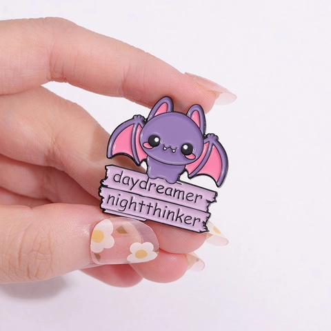 Broche en Émail Animale de Dessin Animé d'Halloween en Alliage Grenouille Magicien Chauve-souris Chat Araignée Badge Bijoux Magiques Dark Goth pour Vêtements Sac à Dos Décoration Cadeau
