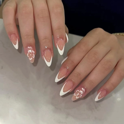 Französische Weiße Spitze Press On Nägel Mandelform Künstliche Fingernägel Mit Weißem Blumendesign Nude Rosa Elegant