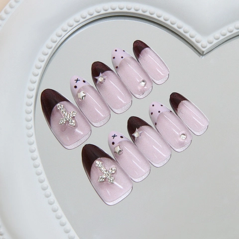 Faux Ongles Faits à la Main Rose Brun Français Œil de Chat Étoile Croix Strass Style Western Gothic Cool