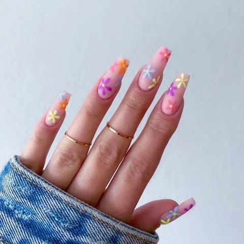 Unghie Finte Rosa Opaco Motivo Girasole Colorato Bara Lunga Per Donne Decorazione Per Dita Artificiale Dolce