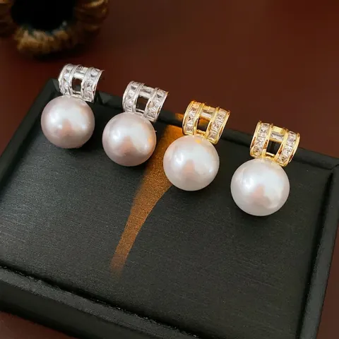 Boucles D Oreilles À Puce En Imitation Künstliche Perle Avec Base En Cuivre Sertie De Zircon Et Tige En Argent Pour Femme