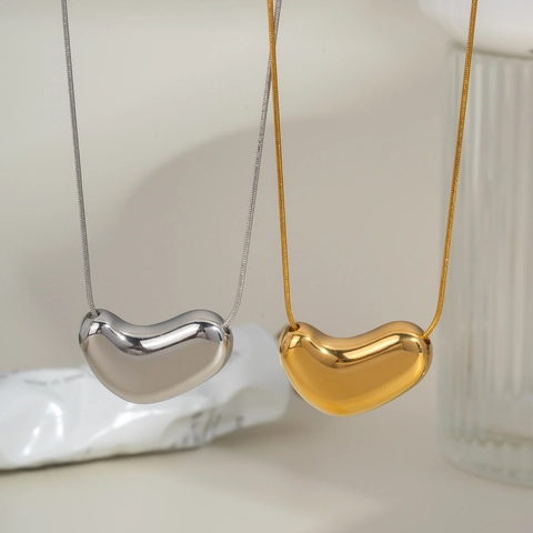 Stainless Steel Heart Pendant Necklace Bean Design Snake Bone Chain Vacuum Plating Hypoallergenic Simple Sweet Daily For Women