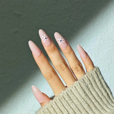 Uñas Postizas De Forma Almendra Rosa Nude Largas Con Lazo Blanco Decoración De Diamantes De Imitación Manicura Elegante
