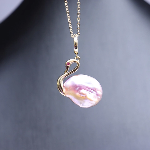 Elegant Natural Freshwater Baroque Pearl Swan Pendant Necklace Copper Alloy Rhinestone Inlaid Clavicle Chain Jewelry For Women