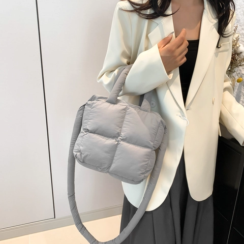Dames Gewatteerde Puffy Tote Bag Nylon Grote Capaciteit Puffer Schouder Crossbody Handtas Casual Lichtgewicht Zacht Mode