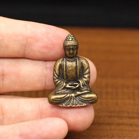 Statue Di Buddha In Miniatura Ottone Rame Antico Guanyin Maitreya Figurine Decorazione Scrivania Zen Ciondoli Da Tasca Stile Fatto A Mano