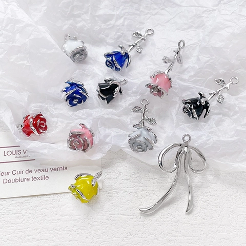 Pendants Rose Fleur Nœud Papillon Alliage Émail Charms Pour DIY Création Bijoux Colliers Bracelets Boucles Oreilles Accessoires Rétro