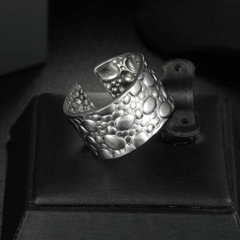 Unisex Stainless Steel Wide Band Open Ring Hammered Bubble Texture Geometric Hydraulic Design Fashion Jewelry Finger Ring