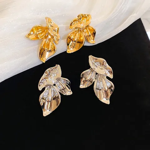 Flower Petal Stud Earrings With 925 Sterling Silver Earring Post Alloy Wavy Folded Metallic Retro Vintage Niche For Women