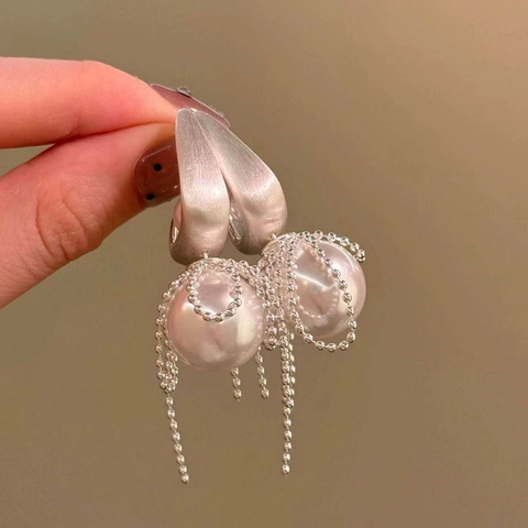 Chic Large Artificial Pearl Tassel Drop Earrings With Silver Earring Post Alloy Metal Fringe Minimalist Luxury Jewelry For Women