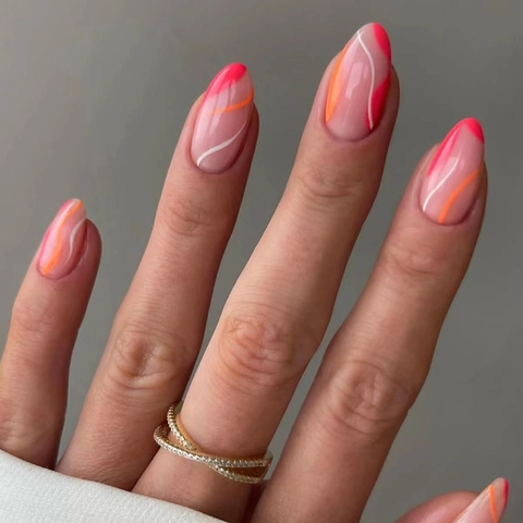 Unghie Finte A Mandorla Con Motivo A Onde Irregolari Lucide Colorate Astratte A Strisce Per Donna Moda