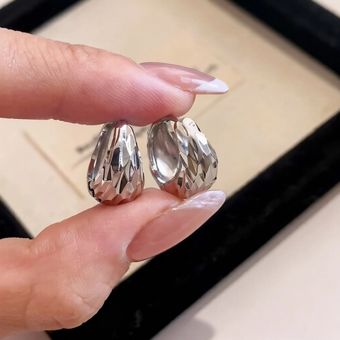 Pendientes De Aro En Forma De U Minimalistas Mujeres Diseño Geométrico Con Rayas Facetadas Con Poste De Oreja De Plata