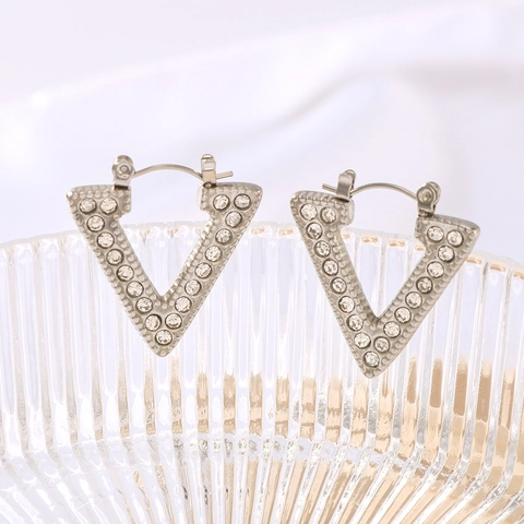 Geometrische Driehoek V-Vormige Hoop Oorbellen Roestvrij Staal Ingelegd Met Zirkonia Gepersonaliseerde Sieraden Voor Dames