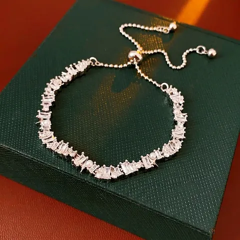 Elegante Bracciale Bolo Regolabile Con Imitazione Di Künstliche Perle E Zircone Rettangolare Rame Gioielli Minimalisti Da Donna