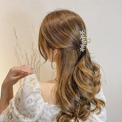 Elegant Flower Hair Claw Clip Metal Alloy With Rhinestones And Imitation Artificial Pearls Korean Style Hairgrip For Women
