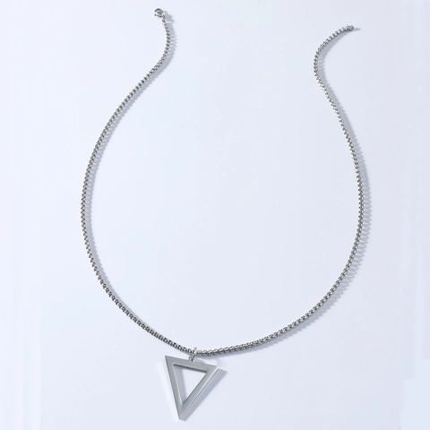Minimalistische Geometrische Driehoek Ketting Voor Mannen Titanium Staal Opengewerkte Driehoek Hanger Box Ketting Roestvrij Stalen Sieraden