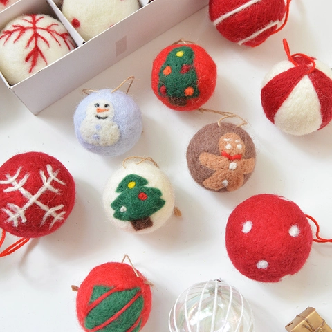 Handmade Wool Felt Christmas Decoration Balls Ornaments With Snowman Santa Gingerbread Man For Holiday Tree Decor