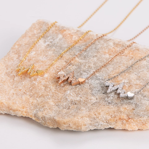 Collar EKG Latido De Corazón Chapado En Oro De 18K Acero Inoxidable Circón Colgante Corazón Cadena Para Mujer