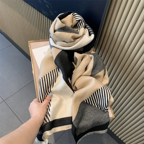Écharpe d'Hiver en Coton pour Femmes Motif Géométrique Châle Épais Chaud Jacquard à Rayures avec Glands pour le Bureau