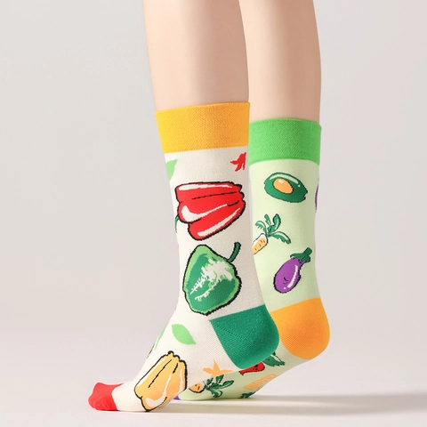 Modische Mehrfarbig Baumwolle Socken Jacquard Neuheit Frucht Tier Muster Wadenlang Freizeitsocken Für Herren Damen
