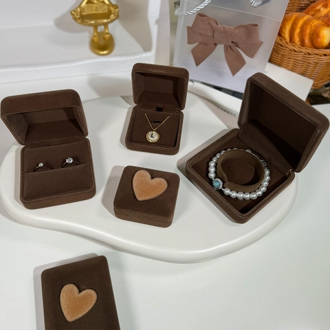 Caja De Joyería De Terciopelo Con Decoración De Corazón Marrón Estuche De Almacenamiento Flocado Para Anillos Collares Pulseras