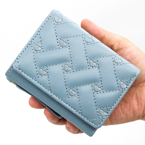 Women Tri-fold Wallet PU Leather Heart Embroidery Quilted Small Card Holder Zipper Coin Pocket With Wristlet