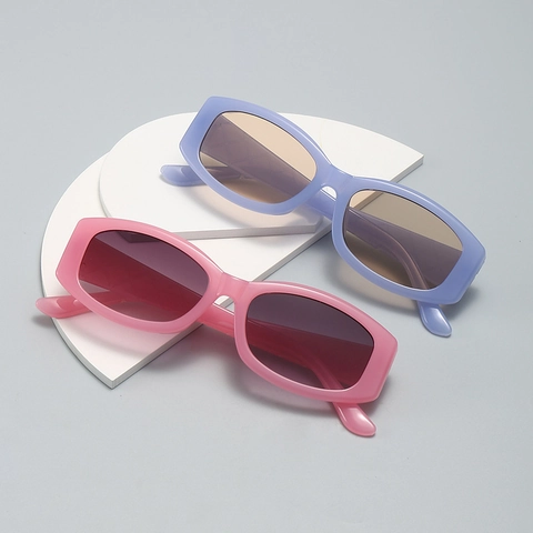 Lunettes De Soleil Carrées Femmes Protection UV400 Monture Plastique Branches Tressées Matelassées Rétro