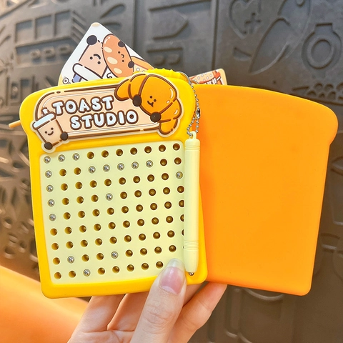 Creative Toast Bread Shape Magnetic Drawing Board Keychain Stress Relief Fidget Toy Cute Bakery Theme Pendant For Students Gift