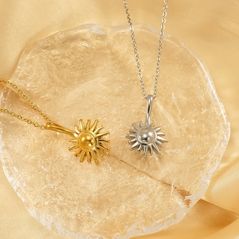 Sunburst Pendant Necklace 304 Stainless Steel 18K Gold Plated Minimalist Chic Sunflower Jewelry For Women Daily
