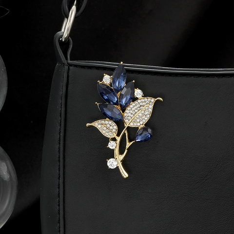 Luxury Alloy Gold Plated Leaf Brooch Pin For Women Blue Rhinestone Inlaid Temperament Corsage Fashion Jewelry Accessory
