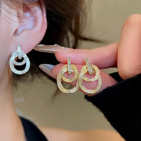Geometrische In elkaar Grijpende Ringoorbellen Verguld Koper Zirkoon Gehamerde Textuur Met Zilveren Oorsteker Sieraden Vrouwen