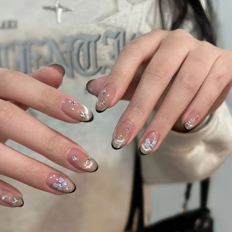 Press On Nägel French Black Tip Cat Eye Mit 3D Schmetterling Und Strasssteinen Mandelform Nude Pink Glänzende Kunstnägel