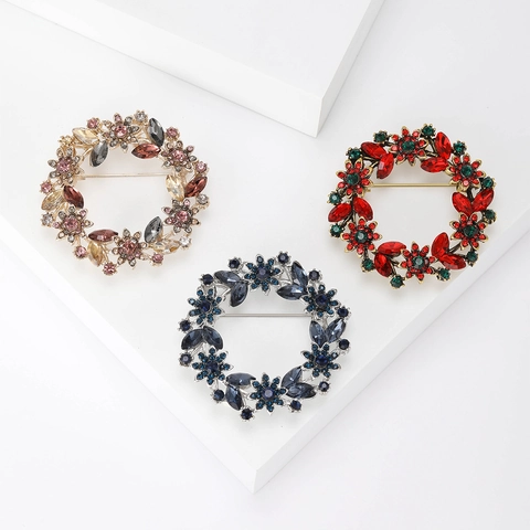 Elegant Floral Wreath Brooch Alloy Rhinestone Crystal Pin For Women Suit Coat Clothing Decor Fashion Accessory