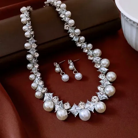 Elegante Faux Kunstparel En Strass Ketting En Oorbellen Legering Sieraden Voor Dames Luxe Feeststijl Accessoires