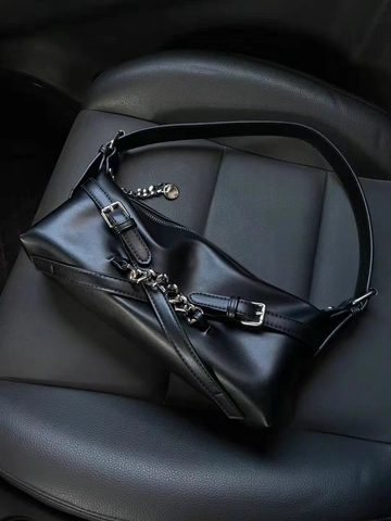 Women PU Leather Underarm Shoulder Bag With Metal Chain Belt Buckle Decor Retro Motorcycle Style Baguette Handbag Black
