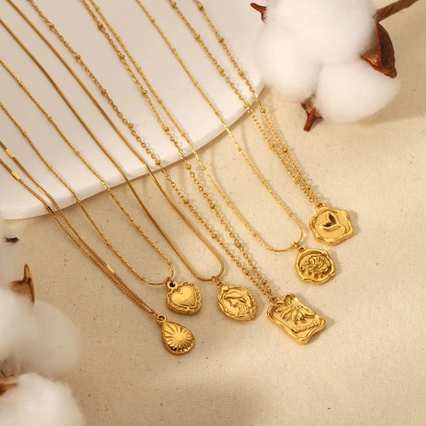Elegante Collana Con Ciondolo In Acciaio Inossidabile Placcato Oro 18K Stile Retrò Francese Girasole Cuore Ritratto Gioielli