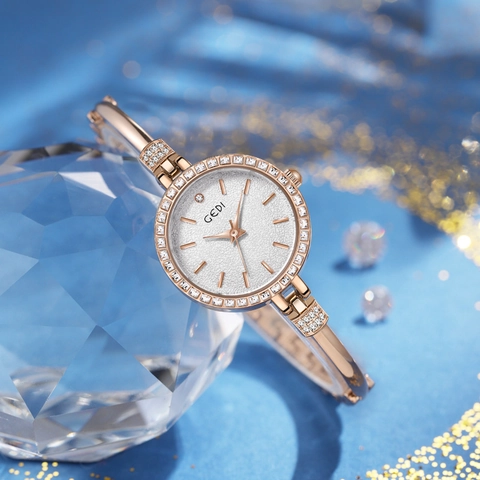 Elegante Reloj De Pulsera Para Mujer Con Diamantes De Imitación Aleación Lujo Cuarzo Resistente Al Agua Analógico